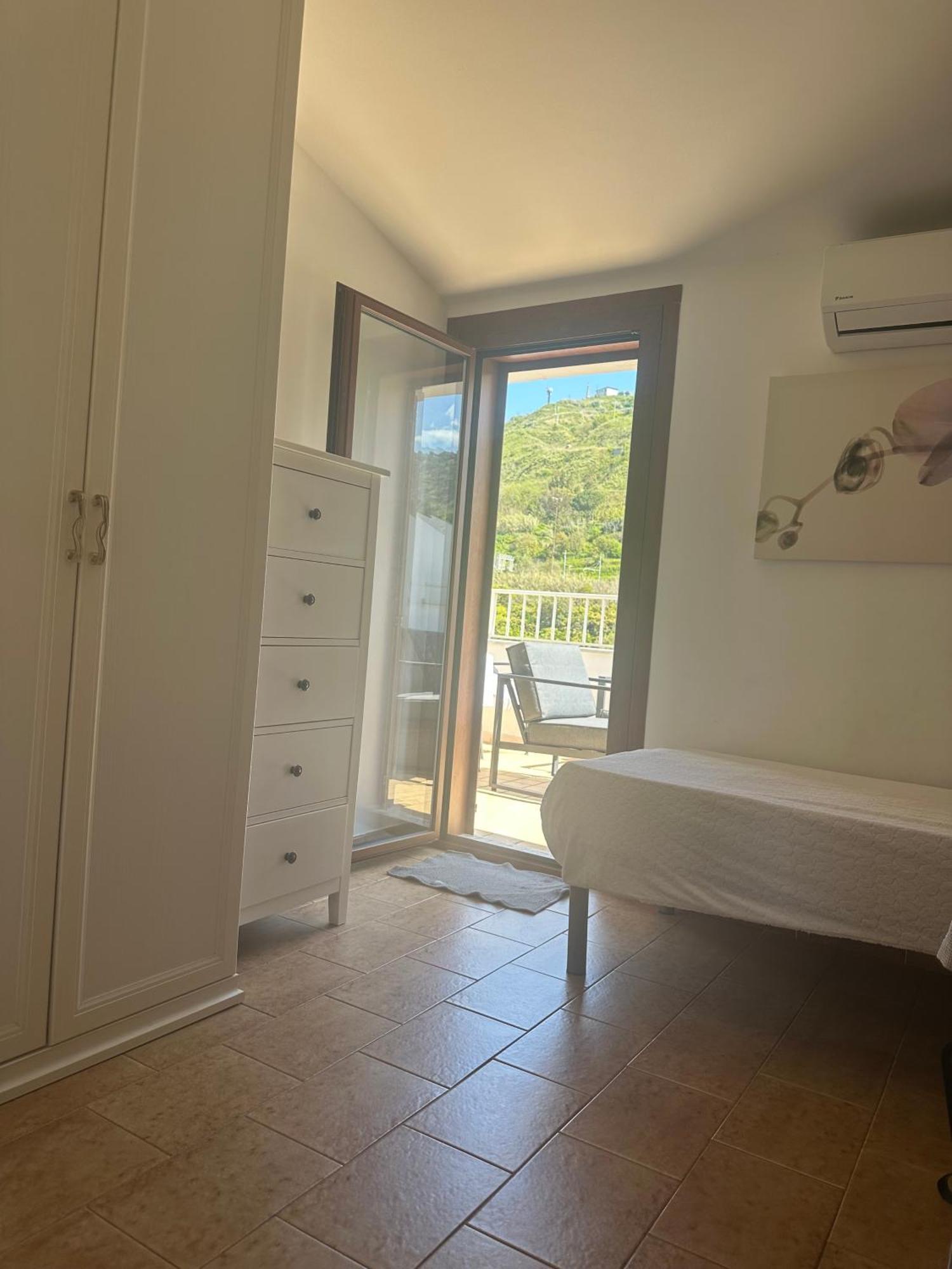 Apartment With Sea View Тропея Экстерьер фото