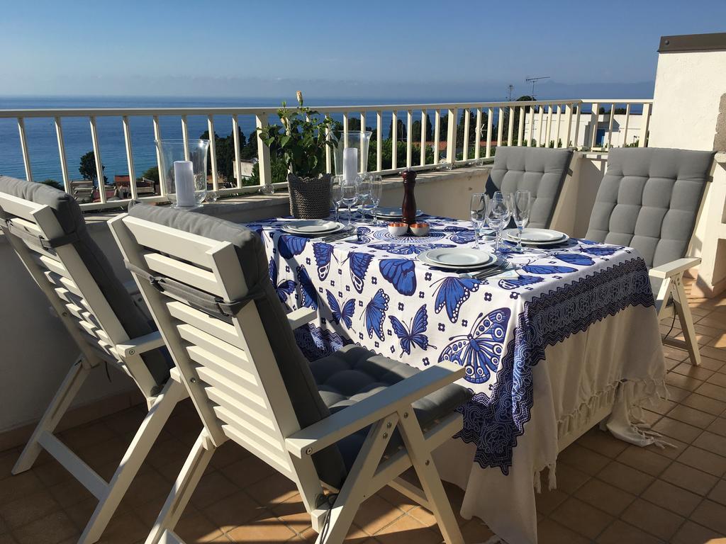 Apartment With Sea View Тропея Экстерьер фото
